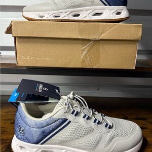 Magellan Outdoors Pro Fish Men's Angler 2.0 Boat Shoes Mens Size 8D White & Blue